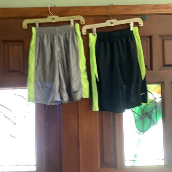 2 pair of Nike Boys shorts. - Picture 6 of 6